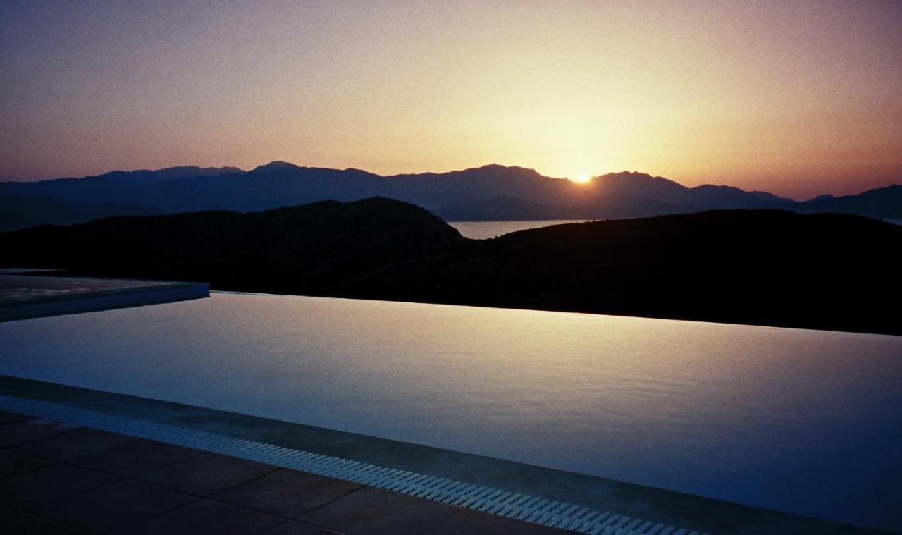 Villa Lir Tholos  Exteriér fotografie